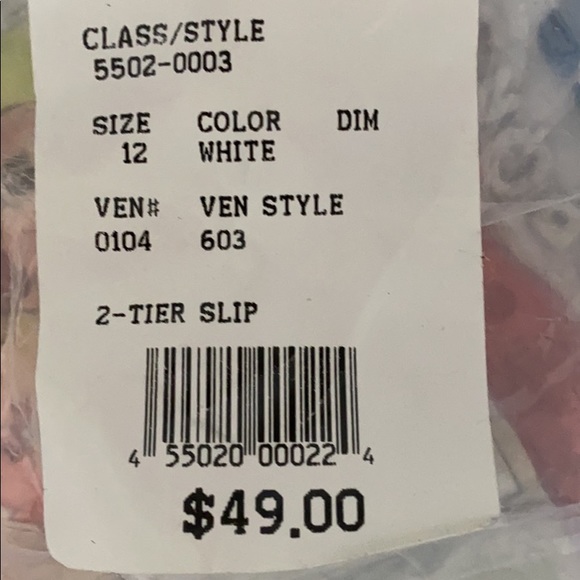 Brand New Wedding Dress, Two Tier Slip & Veil - Picture 7 of 9